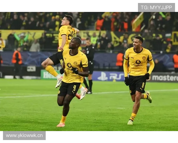 多特蒙德战术失衡与阵容缺陷交织,争冠形势受挫折射体系稳定性危机 多特蒙德战术失衡与阵容缺陷交织,争冠形势受挫折射体系稳定性危机